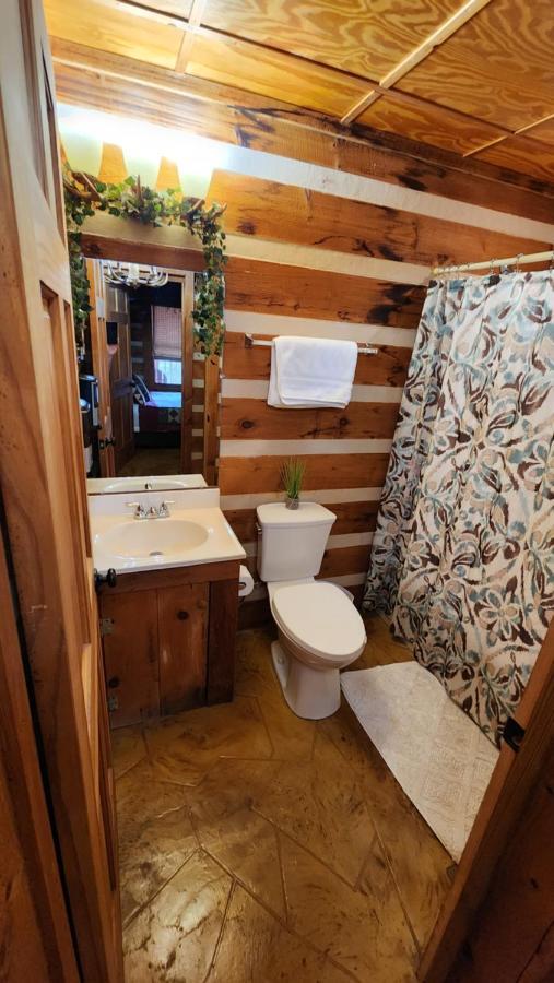 Rustic Cabin เซอเวียร์วีล ภายนอก รูปภาพ